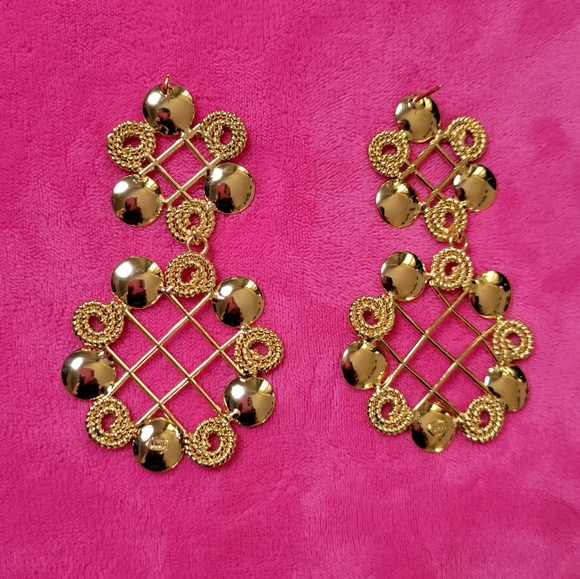 Large Earings - Picture 2 of 2